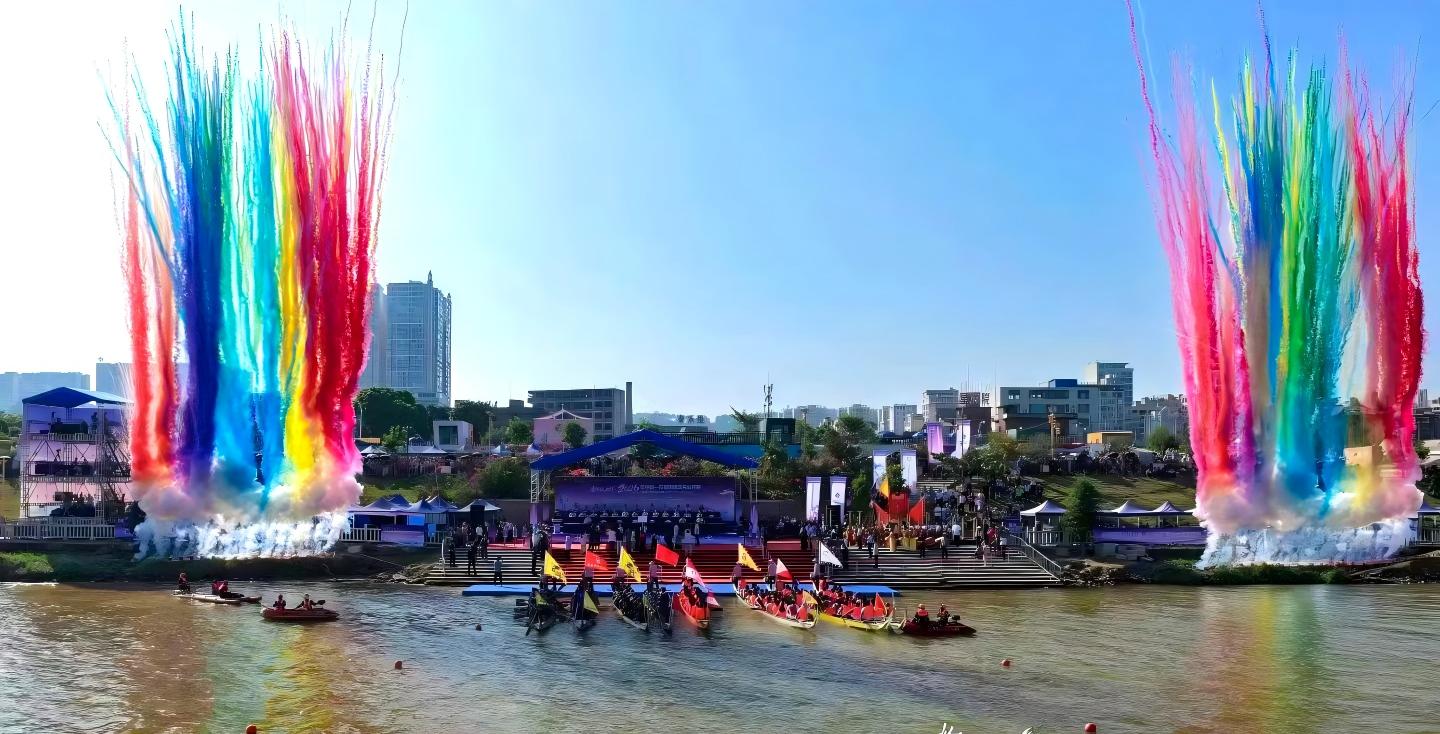 喜讯！三连冠！藤县建晖纸业龙舟队再夺中国—东盟国际龙舟公开赛冠军